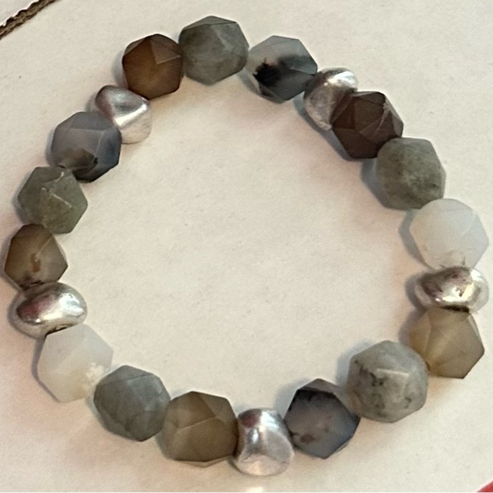 Elegant Silver and Gray Stone Stretch Beaded Bracelet